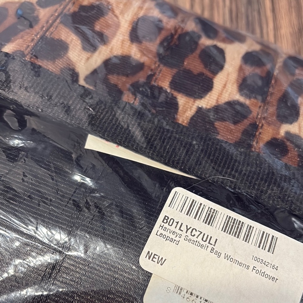 NWT- Harveys Leopard Print Seatbelt Crossbody Bag- Rare! - Picture 5 of 5